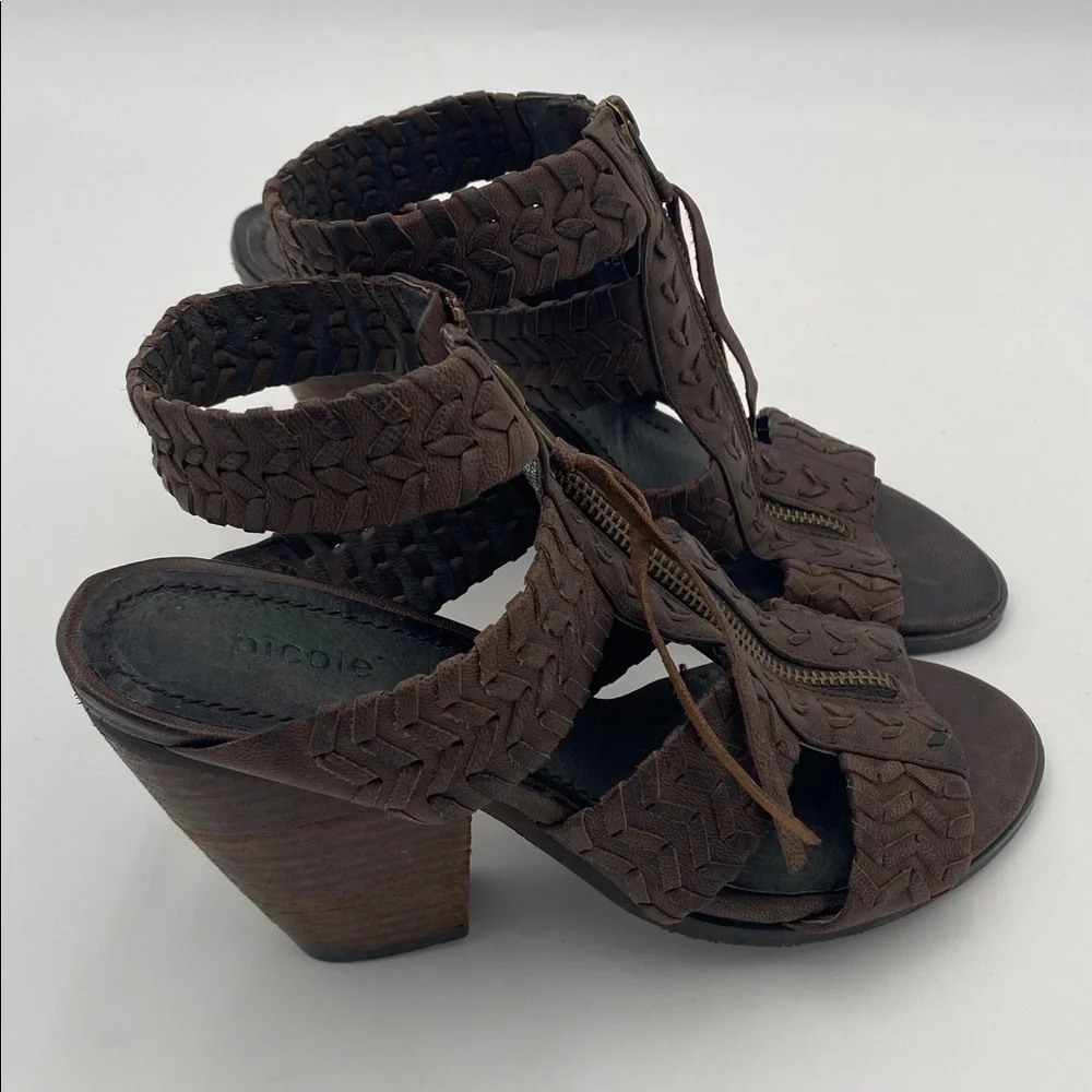 Nicole Brown Strappy Women's Sandals women 8M boho casual gorth grunge chunky